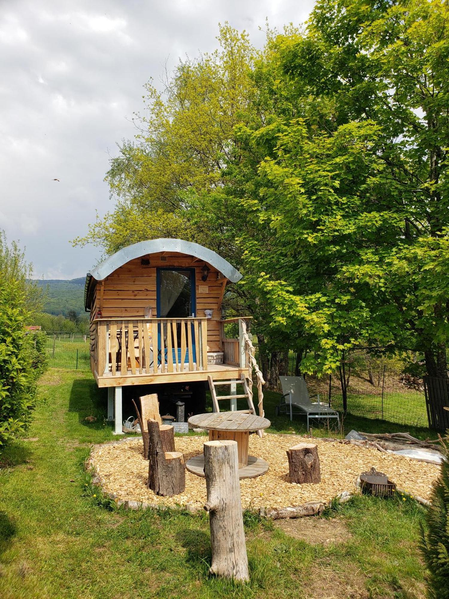 La Roulotte Tiny House Du Mond'Ideal Leval  Exterior photo